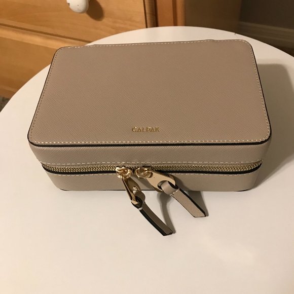 Luxury Jewelry Case - Picture 4 of 15